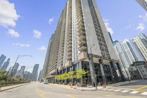 400 E Randolph St #3902, Chicago, IL 60601