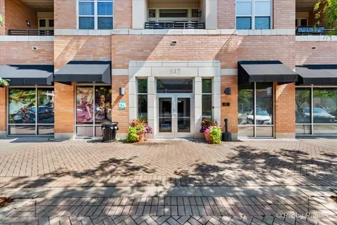 647 Metropolitan Way #506L, Des Plaines, IL 60016