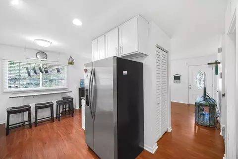 Kitchen - 59 Circle Dr E, Montgomery, IL 60538 photo 4 of 5