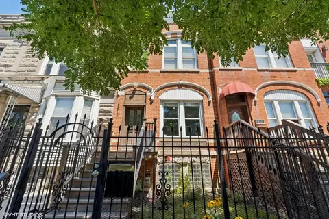 2812 W Warren Blvd, Chicago, IL 60612