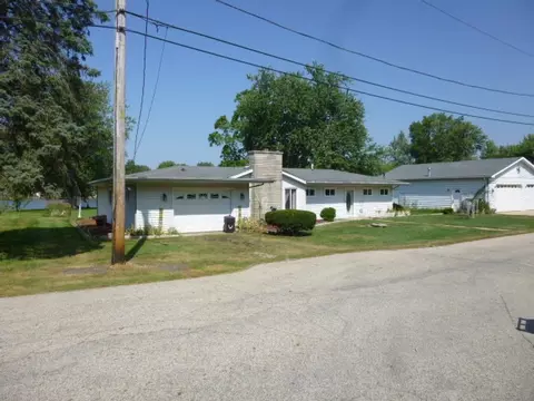 1413 N River Rd, Mchenry, IL 60051