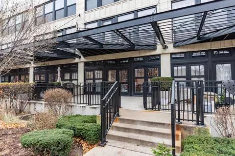 1151 W 14th Pl #135, Chicago, IL 60608