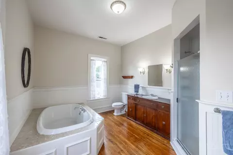Bath - 24 Rugby Pl, Elgin, IL 60120 photo 3 of 3