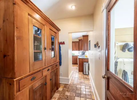 Entry Way - 24 Rugby Pl, Elgin, IL 60120 photo 3 of 10
