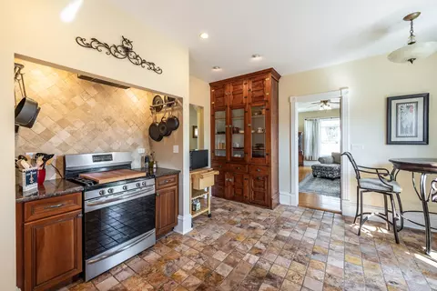 Kitchen - 24 Rugby Pl, Elgin, IL 60120 photo 2 of 3