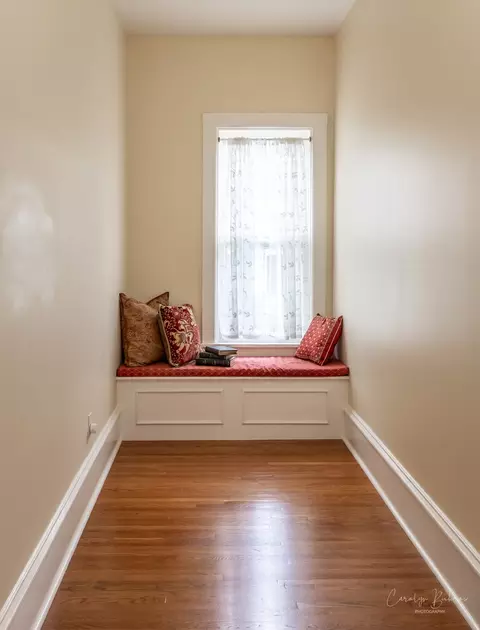 Entry Way - 24 Rugby Pl, Elgin, IL 60120 photo 8 of 10
