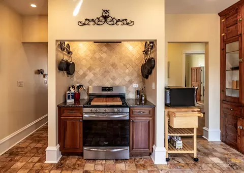Kitchen - 24 Rugby Pl, Elgin, IL 60120 photo 3 of 3