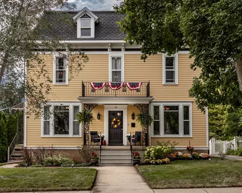 24 Rugby Pl, Elgin, IL 60120