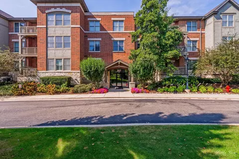 267 E Railroad Ave #104, Bartlett, IL 60103 photo 2