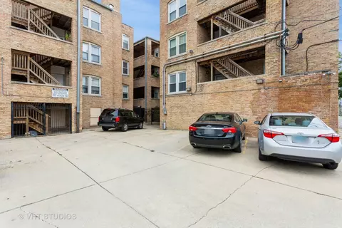 Exterior - 806 Dobson St #3, Evanston, IL 60202 photo 1 of 1