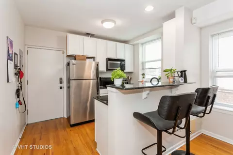 Kitchen - 806 Dobson St #3, Evanston, IL 60202 photo 1 of 2