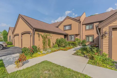1253 Franklin Ln #1253, Buffalo Grove, IL 60089