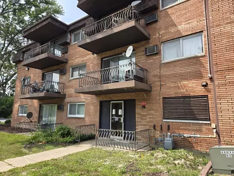 2340 186 Th St #10, Lansing, IL 60438