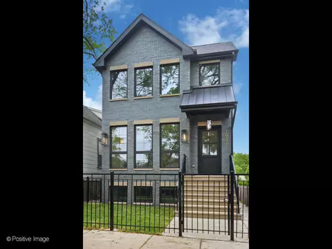 1937 W Cornelia Ave, Chicago, IL 60657