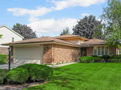 2110 Green Valley Rd, Darien, IL 60561