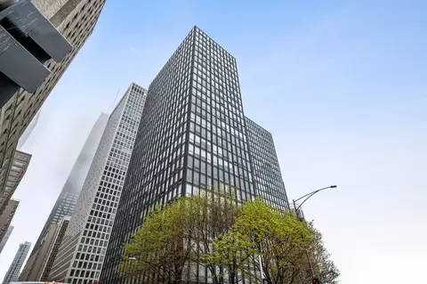 860 N Lake Shore Dr #21J, Chicago, IL 60611