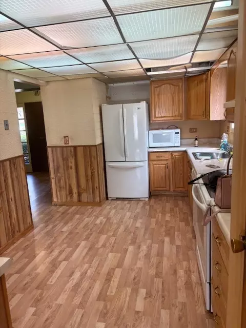 Kitchen - 511 Thomas Rd, Bolingbrook, IL 60440 photo 1 of 3