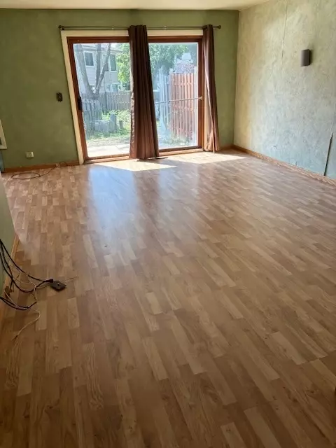 Living - 511 Thomas Rd, Bolingbrook, IL 60440 photo 1 of 4