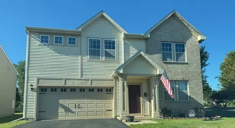 759 Glen Cove Ln, Pingree Grove, IL 60140