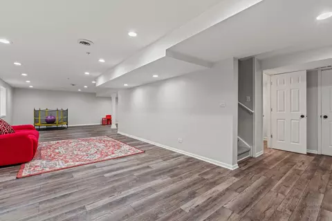 1953 Prospect Dr, Hoffman Estates, IL 60192 photo 25