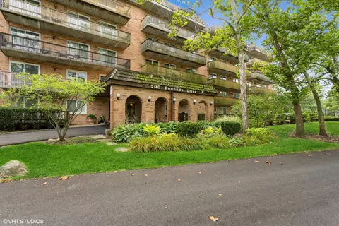 500 Redondo Dr #504, Downers Grove, IL 60516