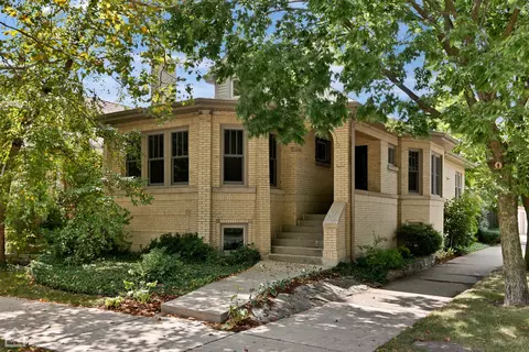 3656 N Mozart St, Chicago, IL 60618