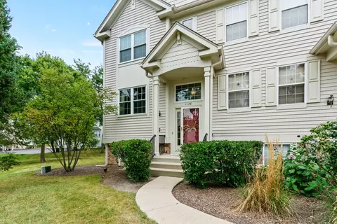 1136 Cambridge Dr, Grayslake, IL 60030