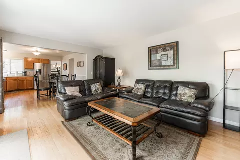 816 Springbrook Ln, Bolingbrook, IL 60490 photo 9