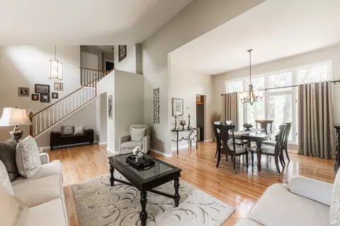 816 Springbrook Ln, Bolingbrook, IL 60490 photo 4