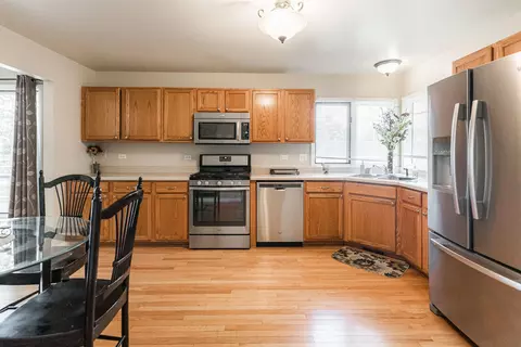 816 Springbrook Ln, Bolingbrook, IL 60490 photo 7