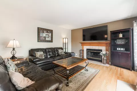 816 Springbrook Ln, Bolingbrook, IL 60490 photo 8