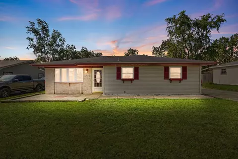 437 W Elms Court Ln, Crete, IL 60417