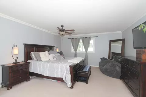 450 Dover Dr, Roselle, IL 60172 photo 14