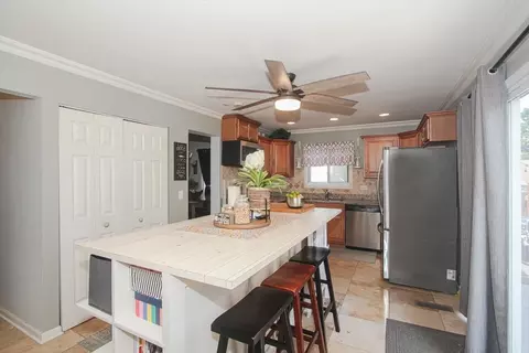 450 Dover Dr, Roselle, IL 60172 photo 11