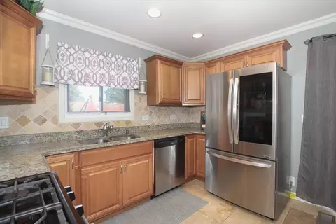 450 Dover Dr, Roselle, IL 60172 photo 7