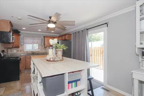 450 Dover Dr, Roselle, IL 60172 photo 10
