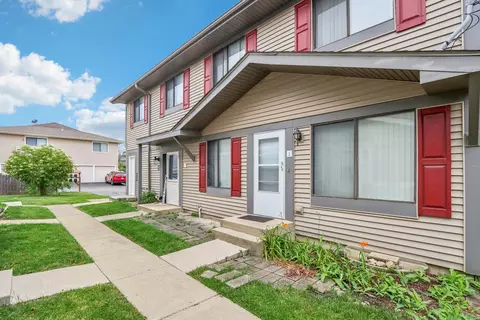 29 W532 Winchester Cir #2, Warrenville, IL 60555