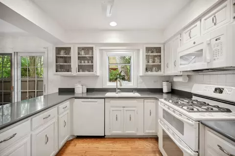 Kitchen - 400 Washington Rd, Glenview, IL 60025 photo 1 of 1