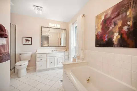 Bath - 400 Washington Rd, Glenview, IL 60025 photo 2 of 3