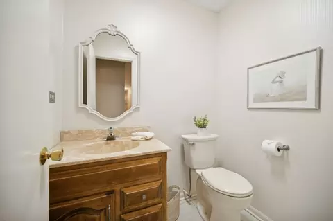 Bath - 400 Washington Rd, Glenview, IL 60025 photo 1 of 3