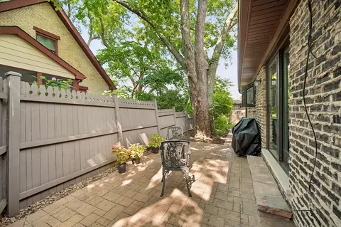 Exterior - 400 Washington Rd, Glenview, IL 60025 photo 4 of 4