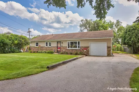 1615 May Dr, Johnsburg, IL 60051 photo 2