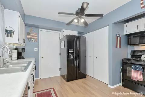1615 May Dr, Johnsburg, IL 60051 photo 11