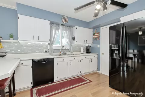1615 May Dr, Johnsburg, IL 60051 photo 12