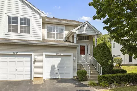 2266 Woodside Dr, Carpentersville, IL 60110