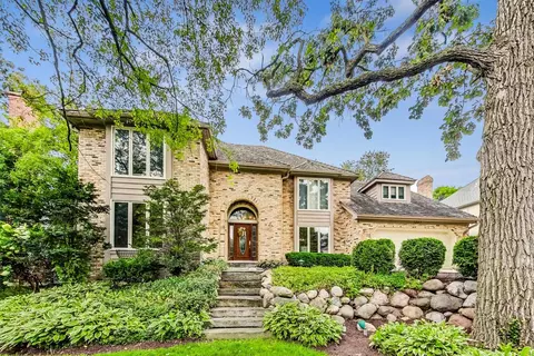 1847 River Ridge Cir, Naperville, IL 60565