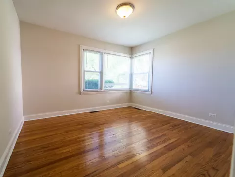 5 N 6th Ave, Des Plaines, IL 60016 photo 15