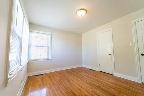 5 N 6th Ave, Des Plaines, IL 60016 photo 16