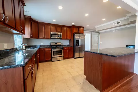 5 N 6th Ave, Des Plaines, IL 60016 photo 8