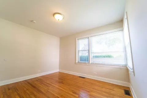 5 N 6th Ave, Des Plaines, IL 60016 photo 14